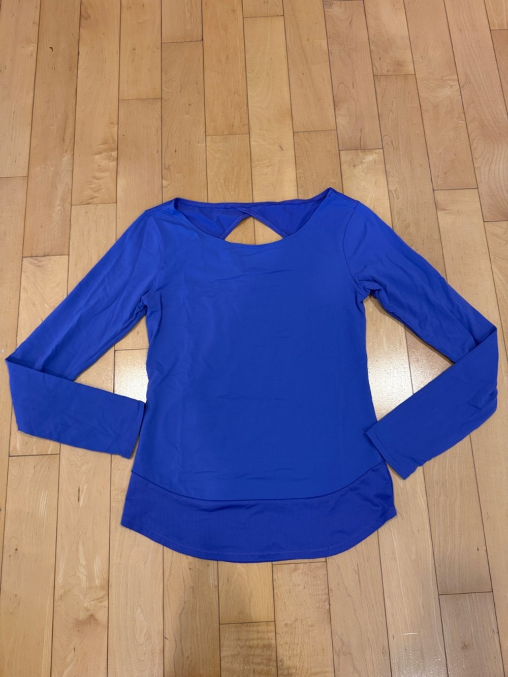 Lucy Women's Long-Sleeve Athletic Cutout Back Top